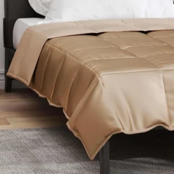 vidaXL Helårs dyne Guld 135 x 200 cm Satin og Mikrofiber